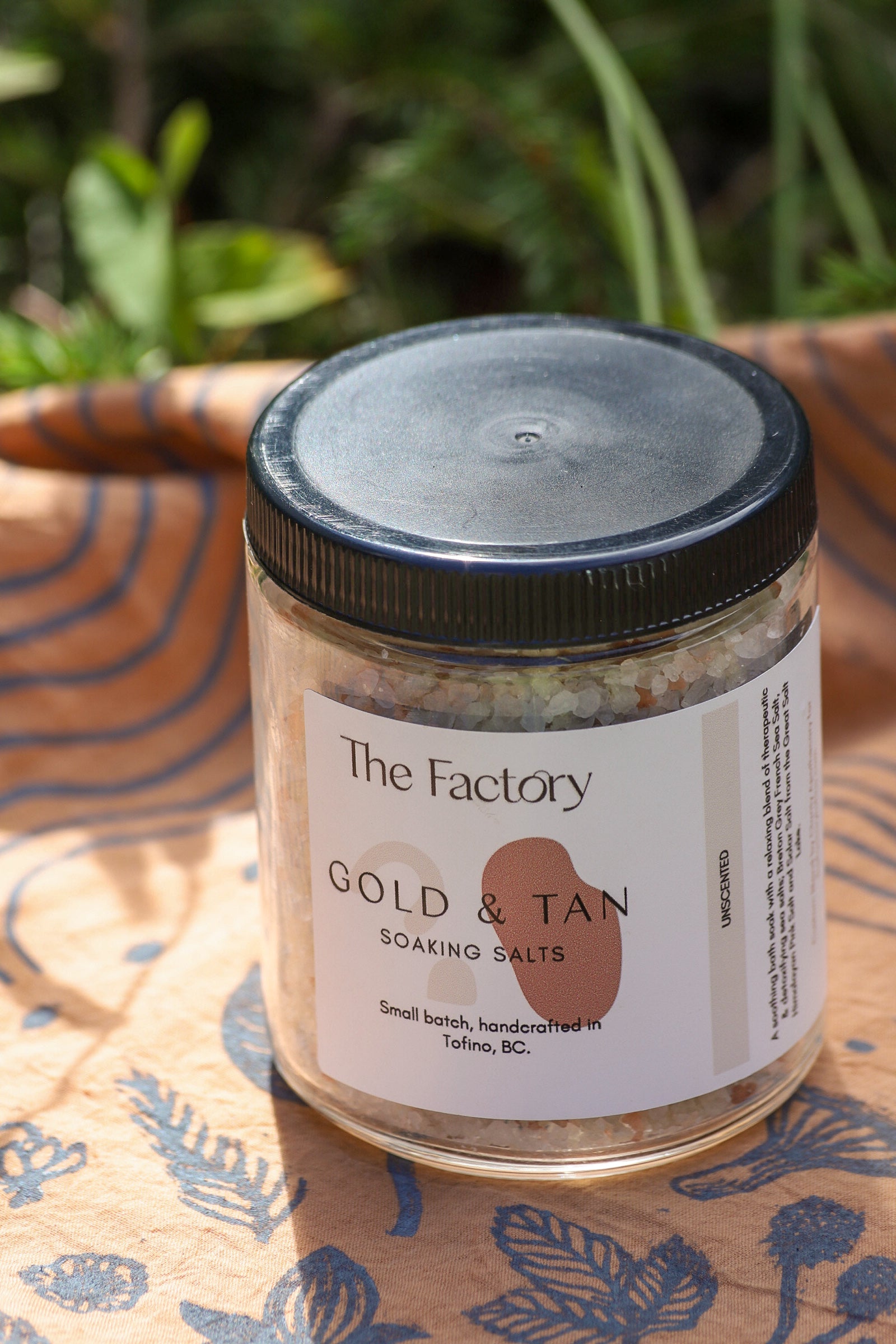 Gold & Tan Soaking Salts 8oz Jar