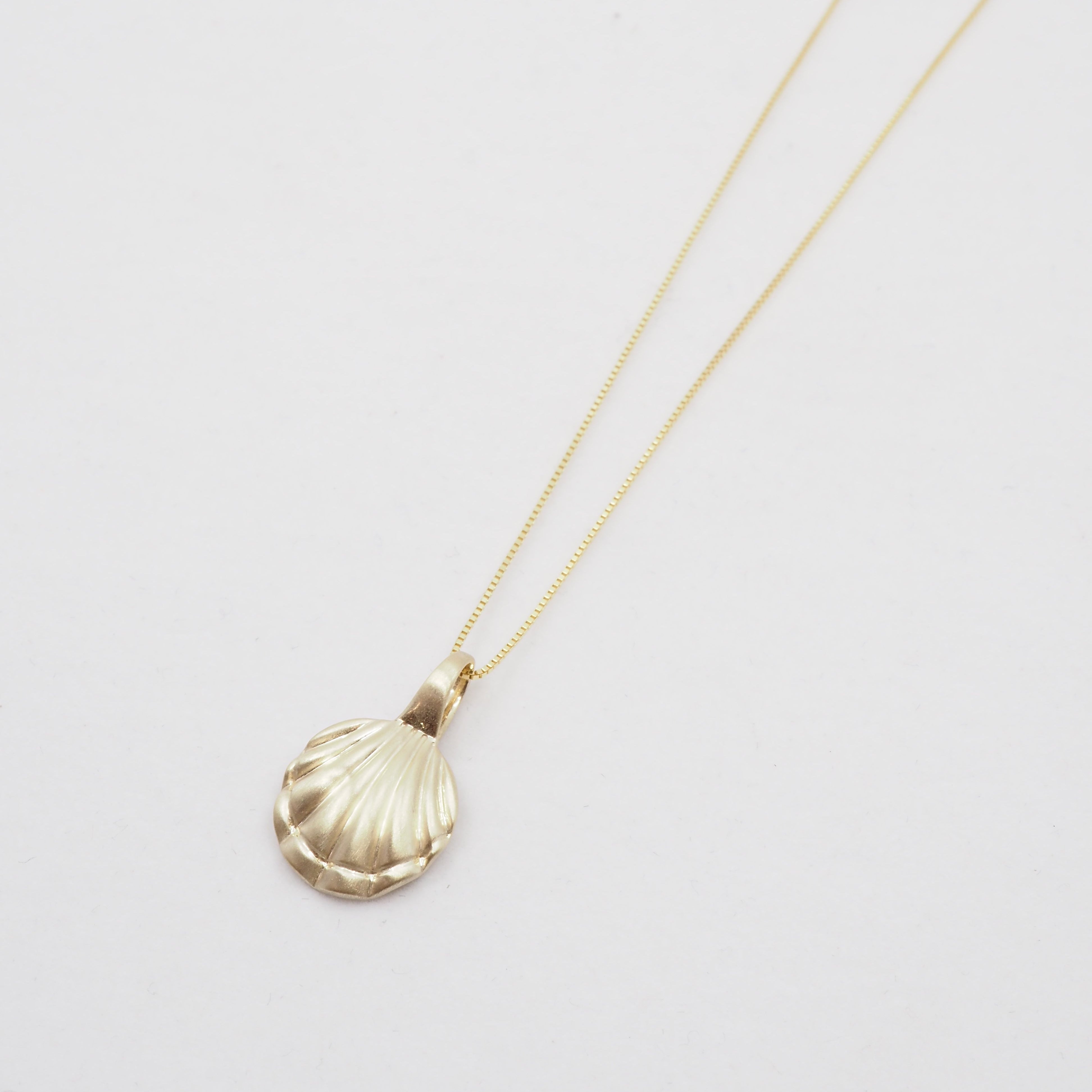 LFJ - 9k Solid Gold Meridian Necklace