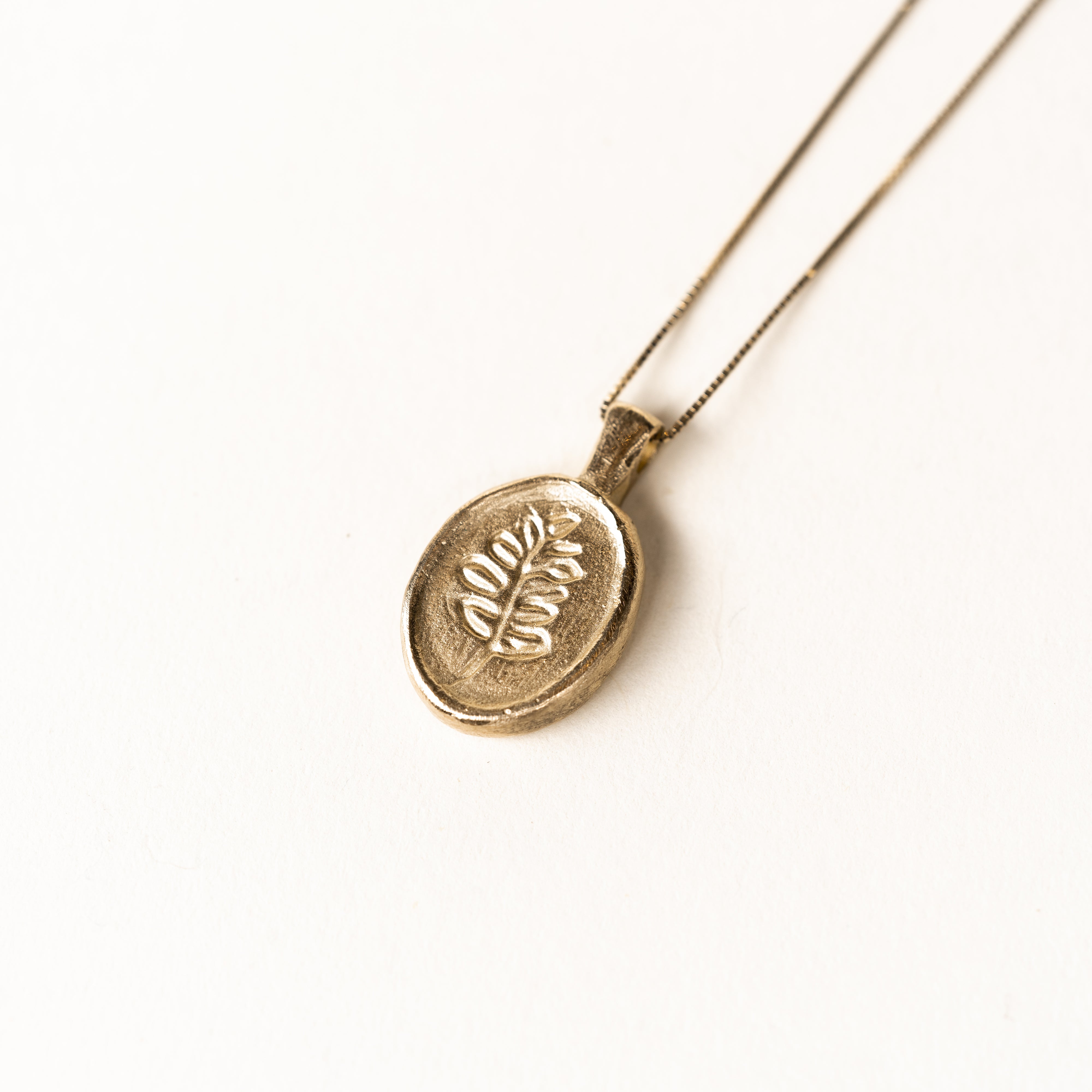 LFJ 10k Gold Lupine Pendant Necklace
