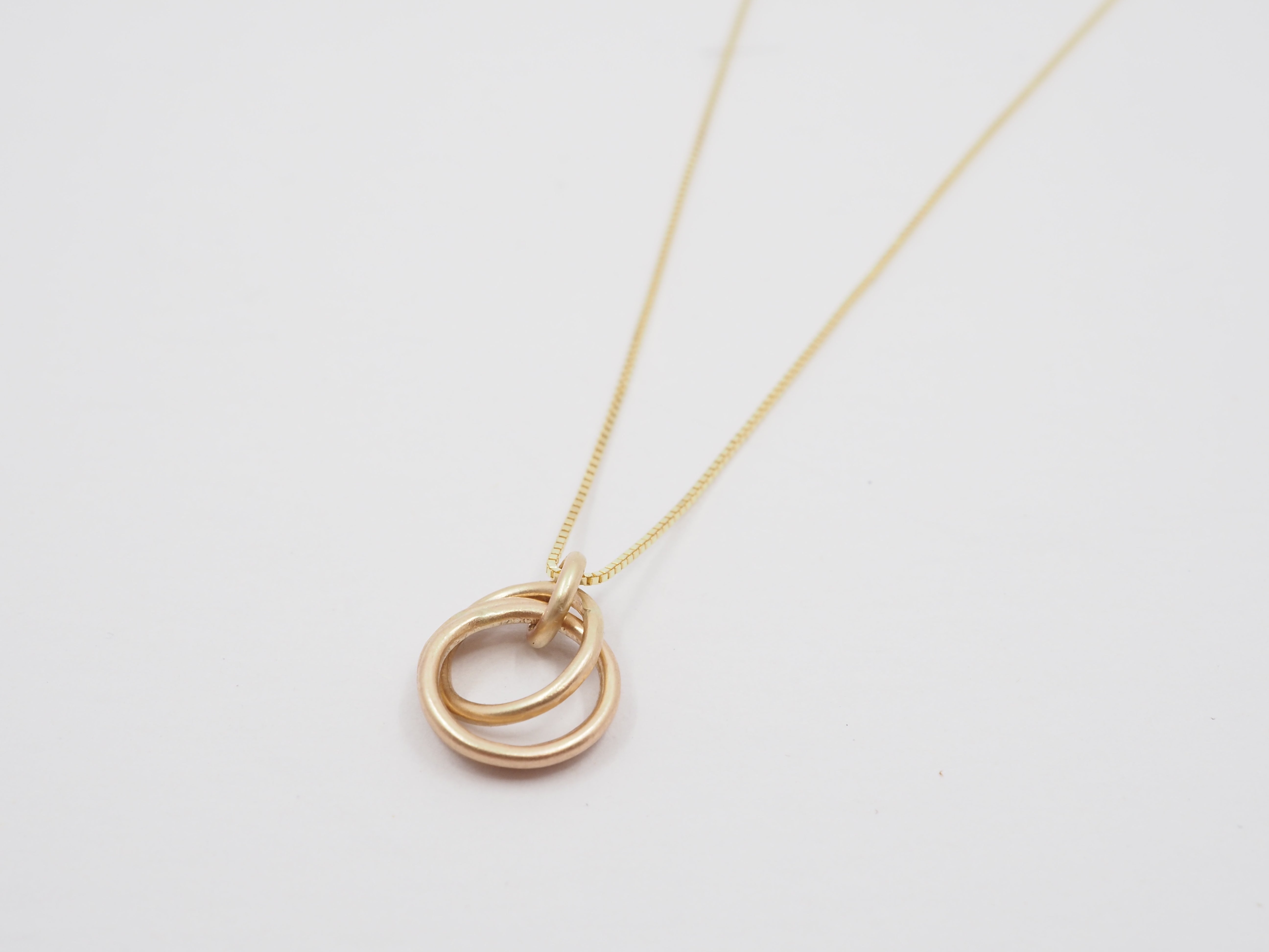 LFJ 10k Gold Willow Necklace
