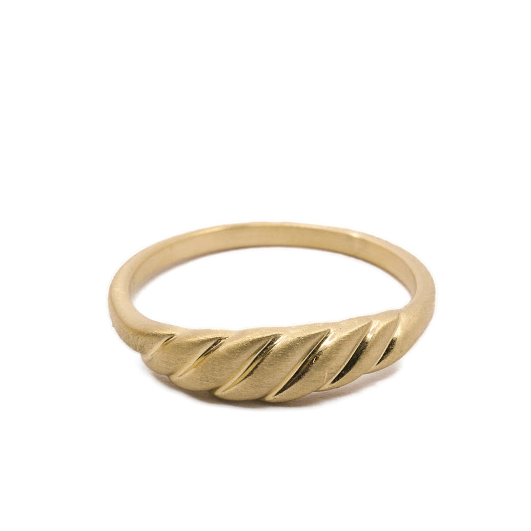 LFJ 9k Solid Gold Meridian Signet Ring