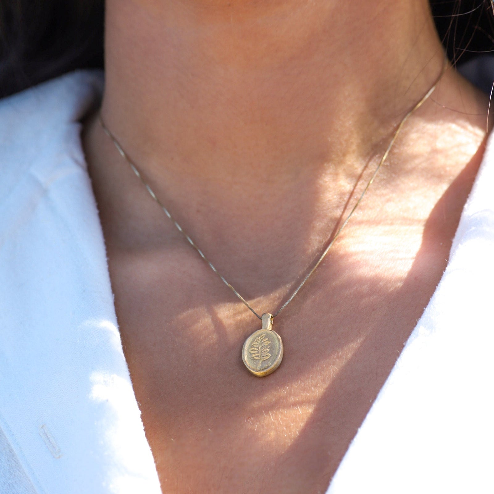 LFJ 10k Gold Lupine Pendant Necklace
