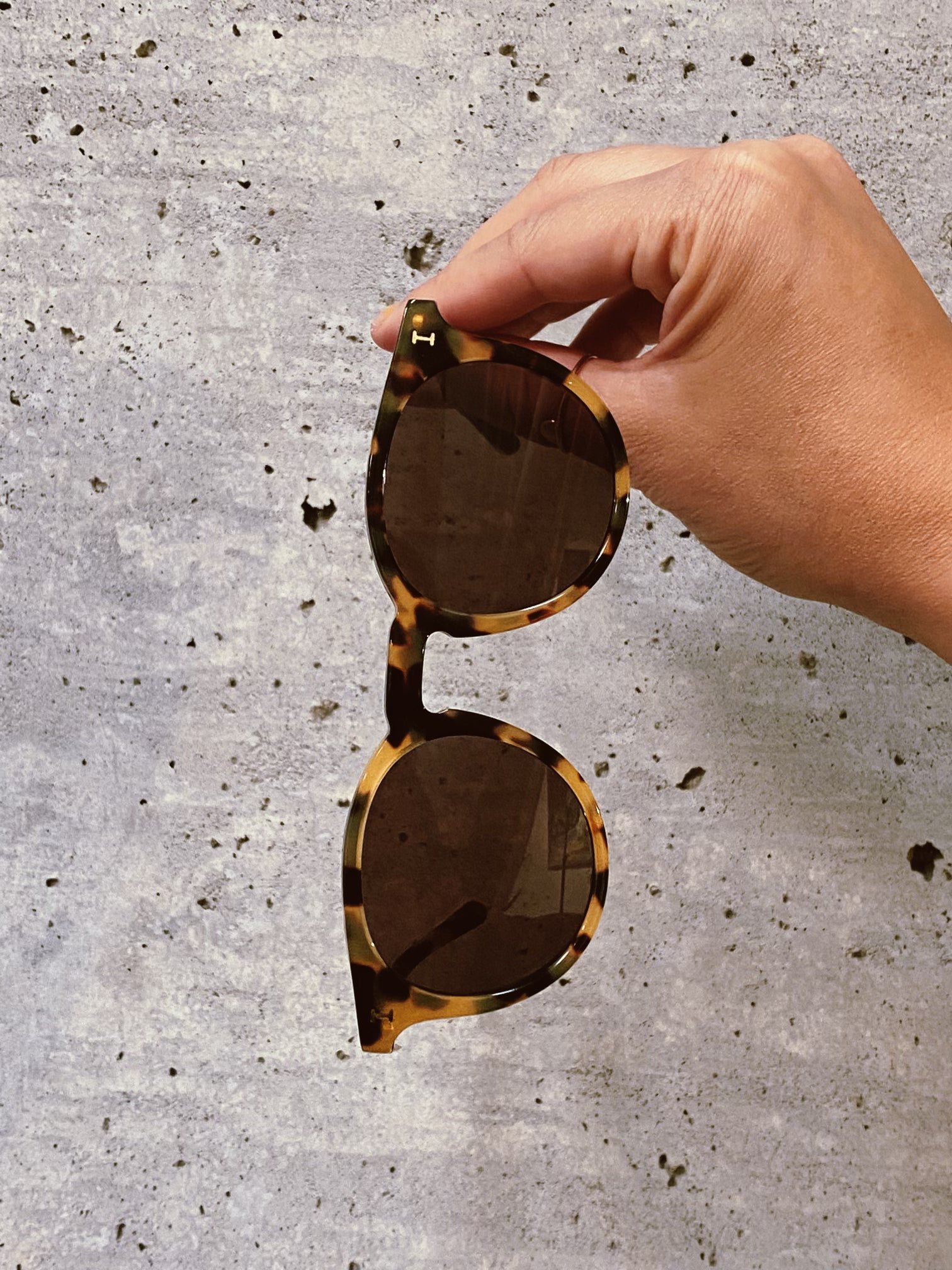 illesteva Sterling Sunglasses