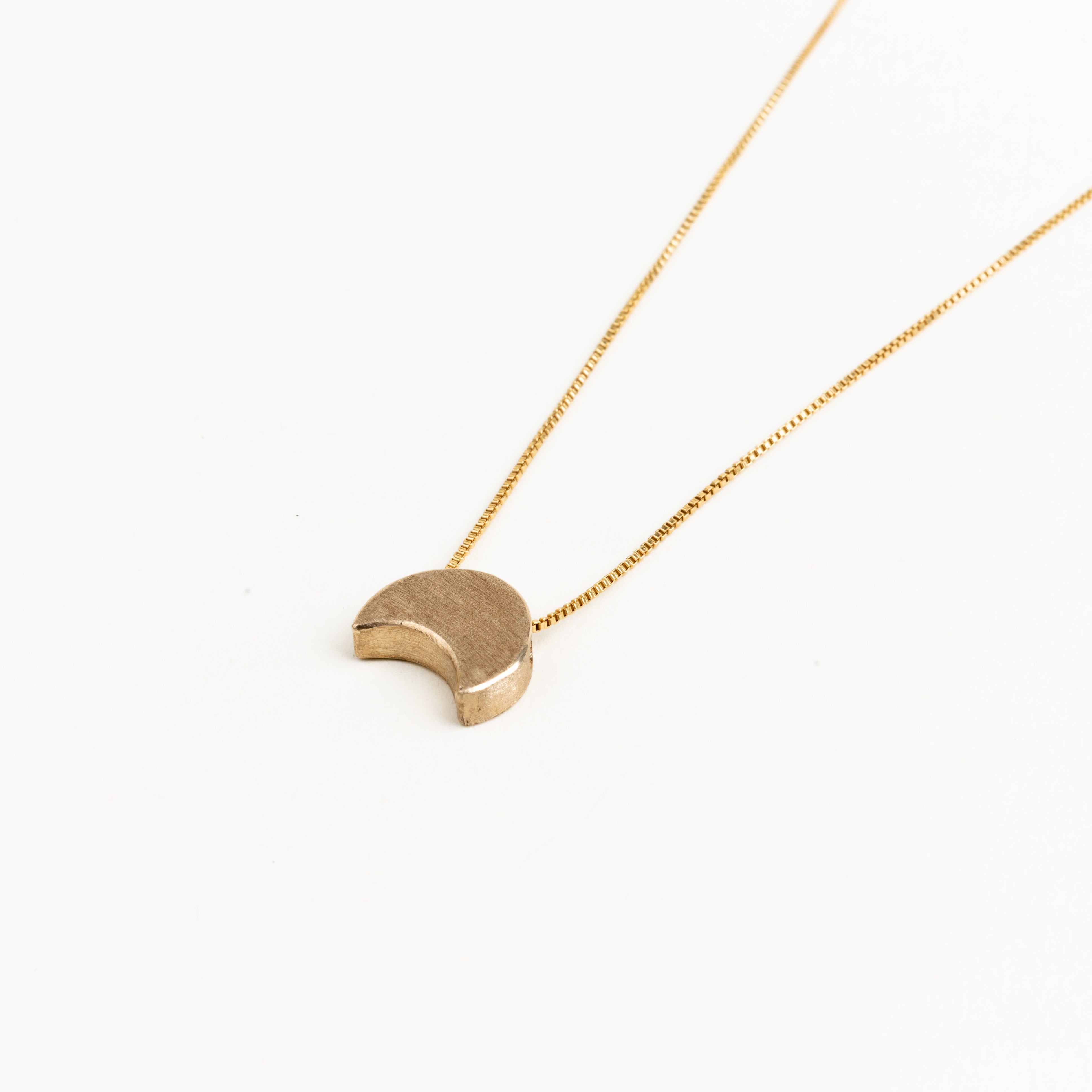 LFJ 10k Gold La Luna Necklace
