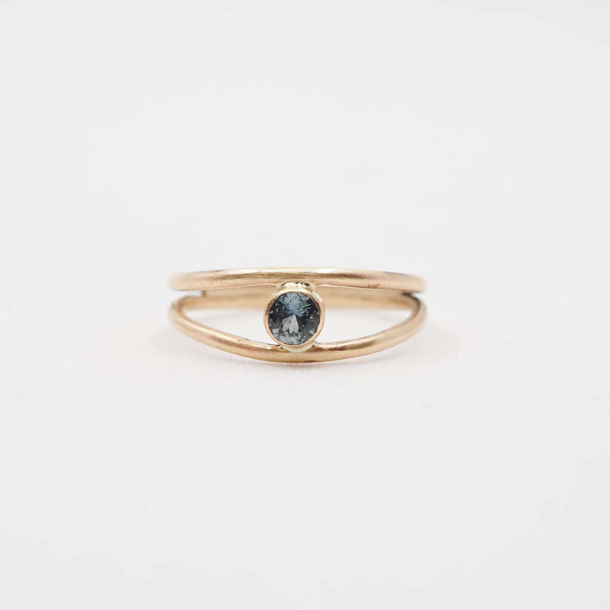 10k Gold Iris Montana Sapphire Ring