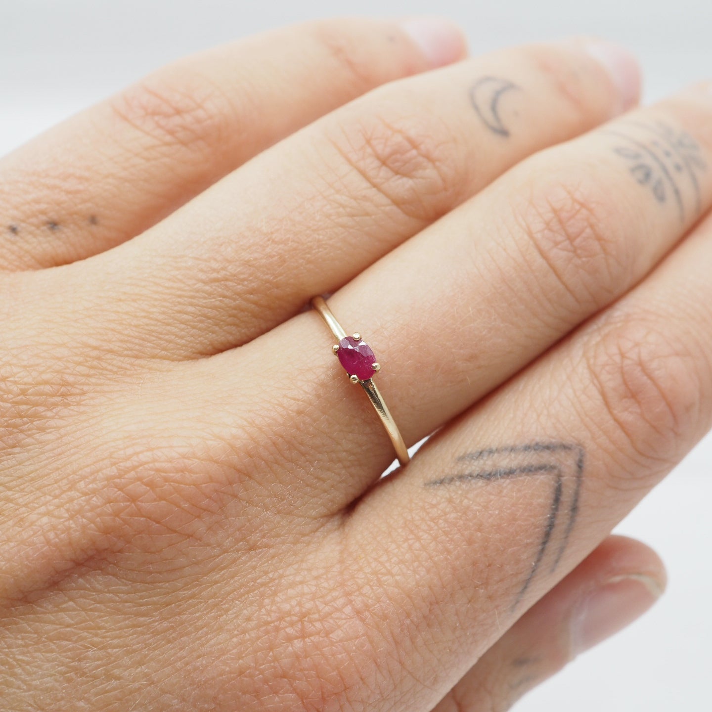 10k Gold Oval Sunlight Ring - East/West