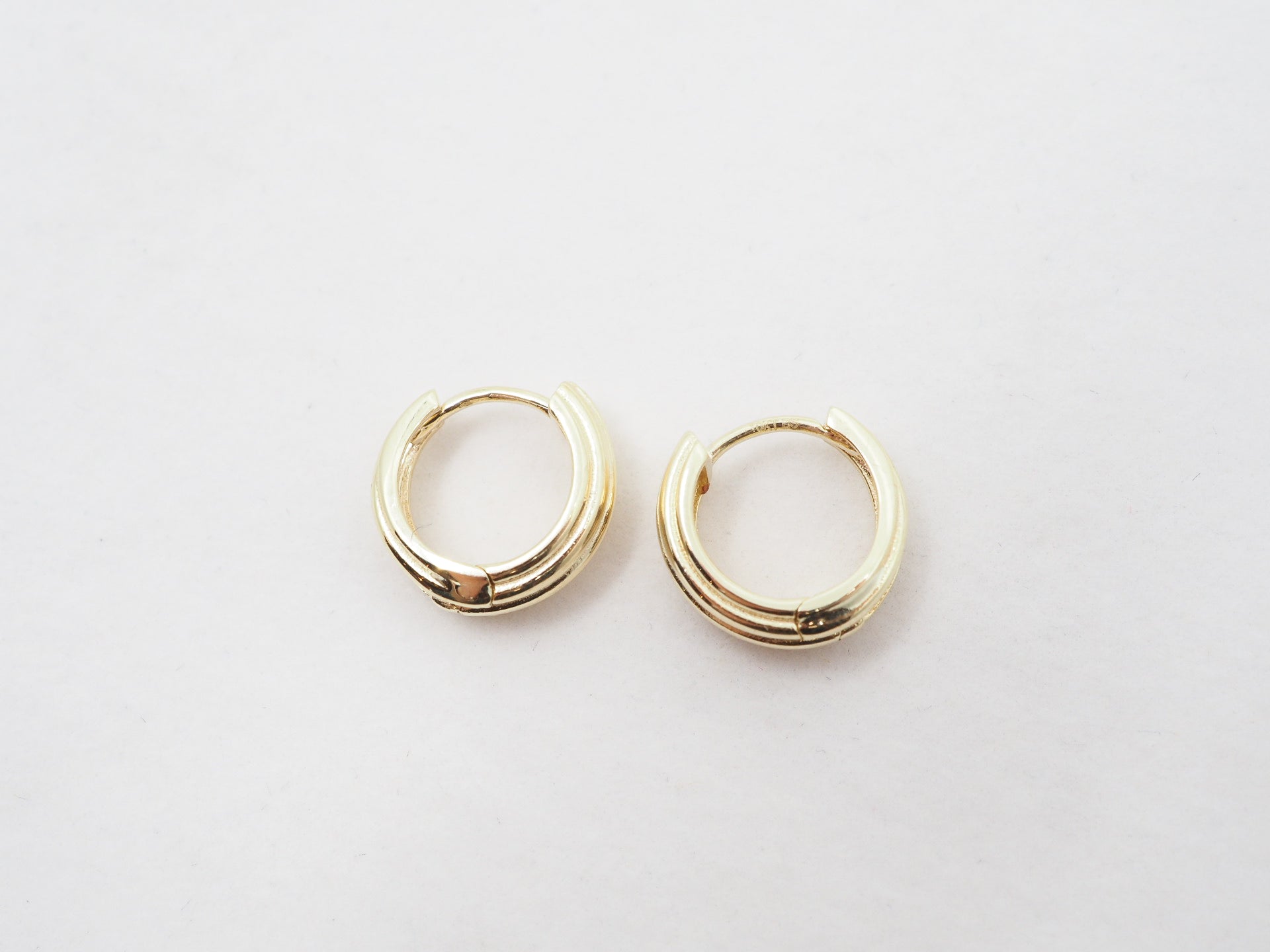 Cut-Out Huggie Hoop - 10k Gold