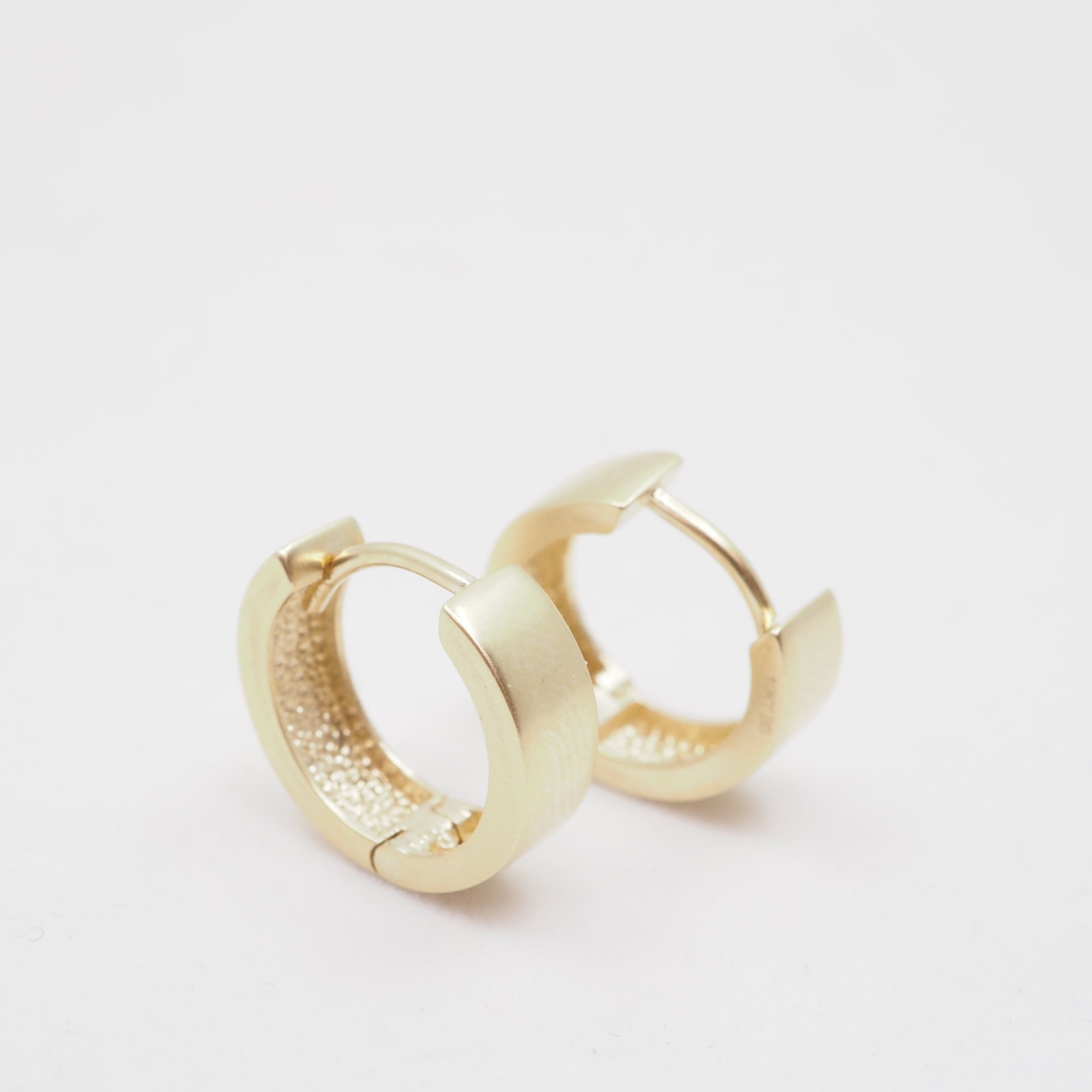 10k Gold Clara Huggie Hoops
