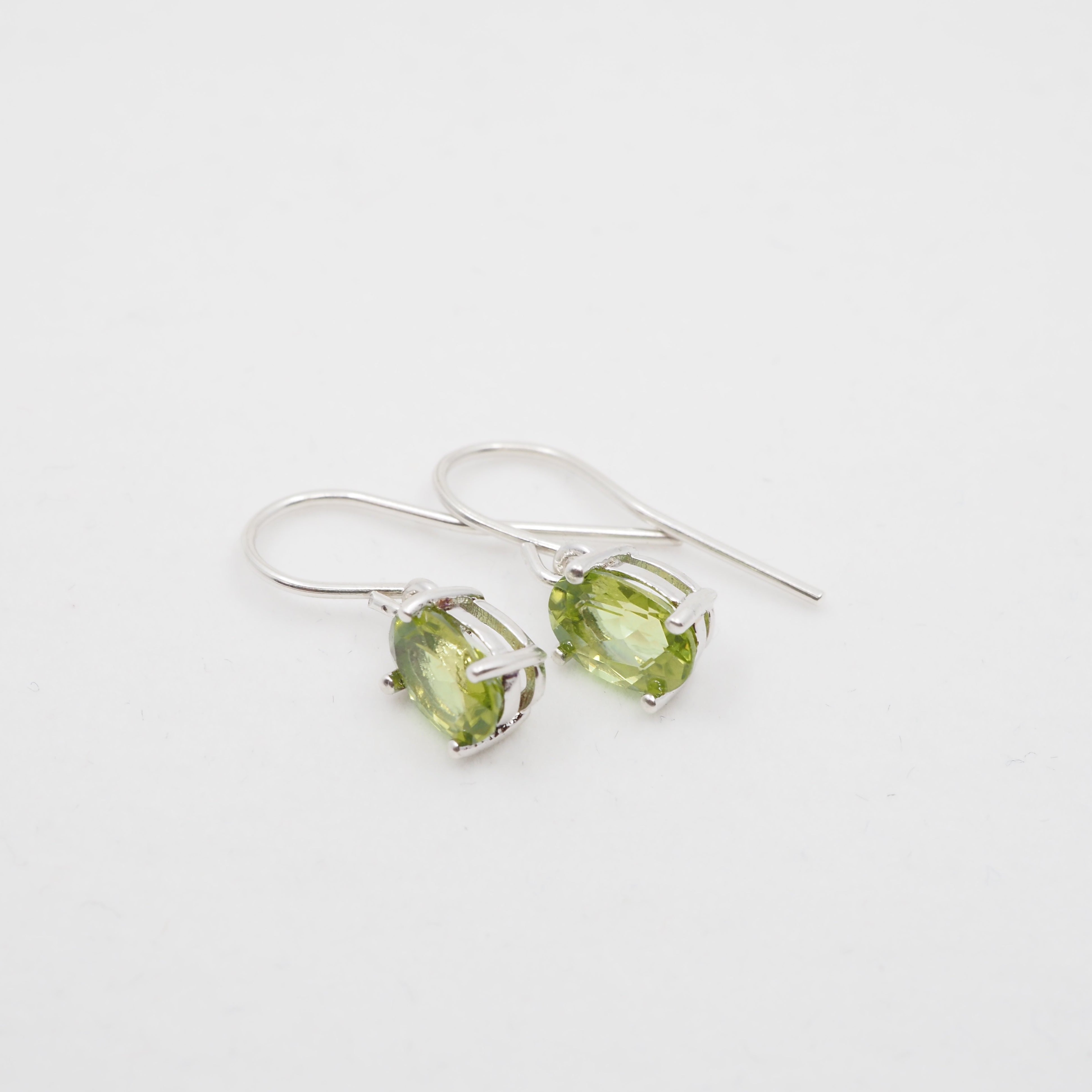 Peridot Solitaire Pendant in Necklace, Green, Sterling Silver, 22 in Peridot Solitaire Pendant in Necklace, Green, Sterling Silver, 22 in