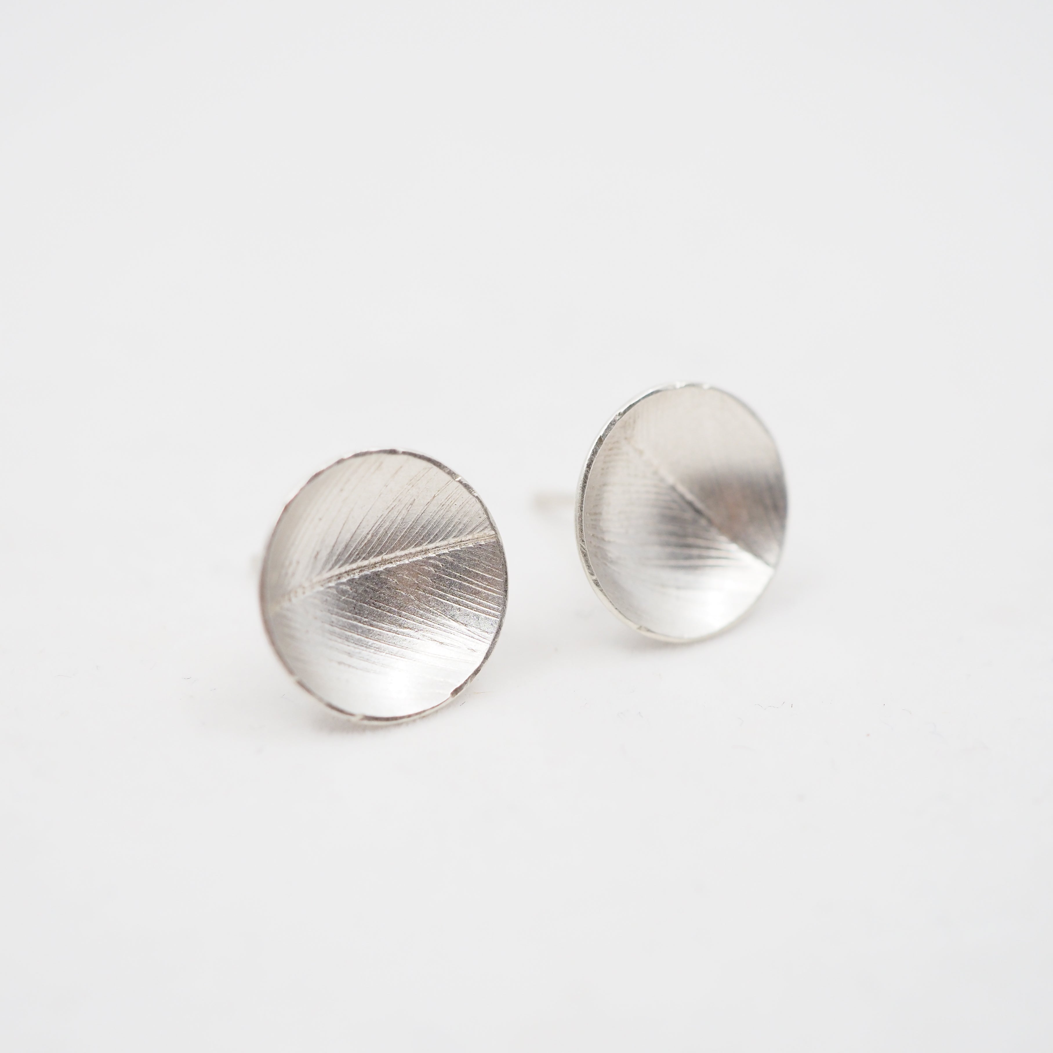 Clous d'oreilles texturés Orbit - Argent sterling