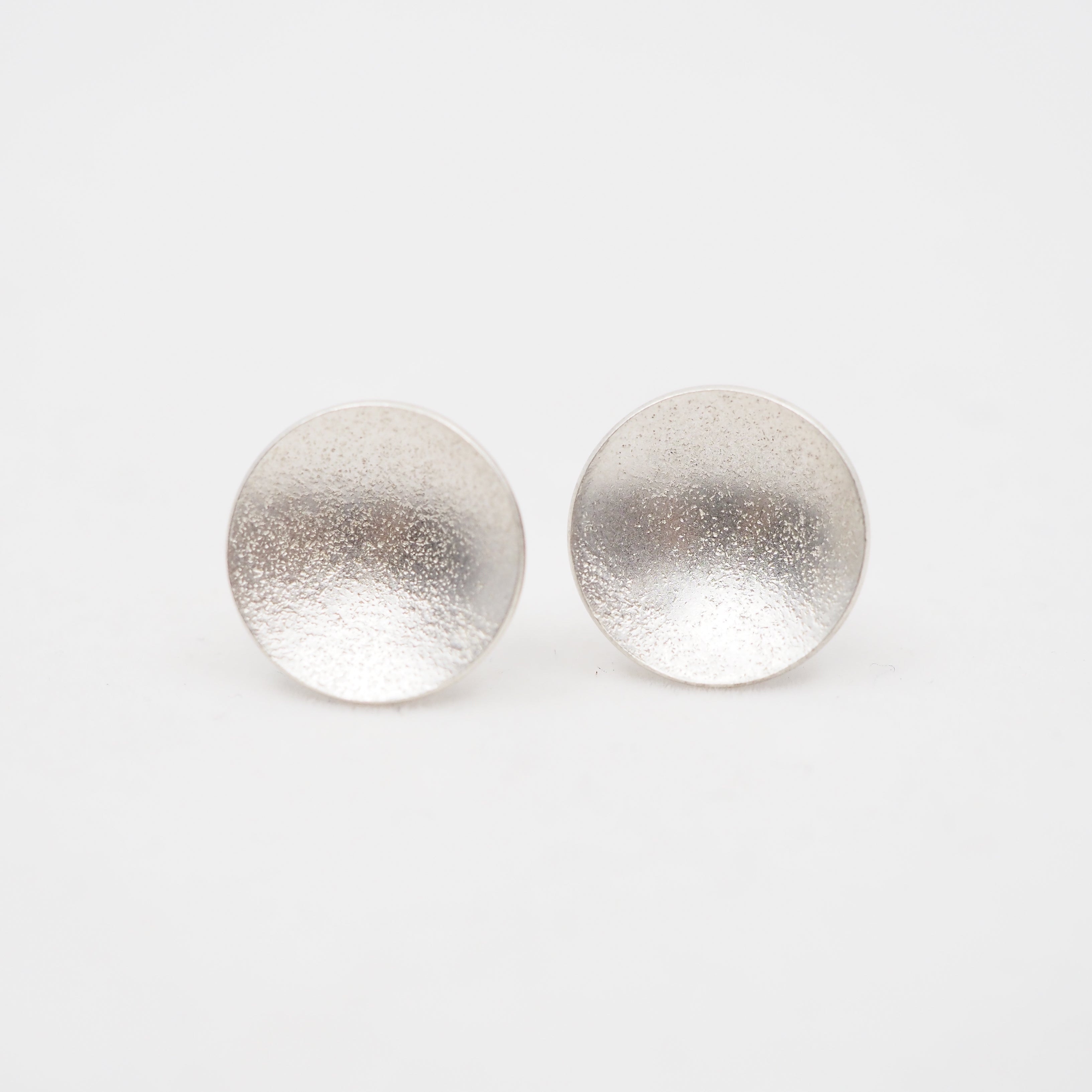 Clous d'oreilles texturés Orbit - Argent sterling