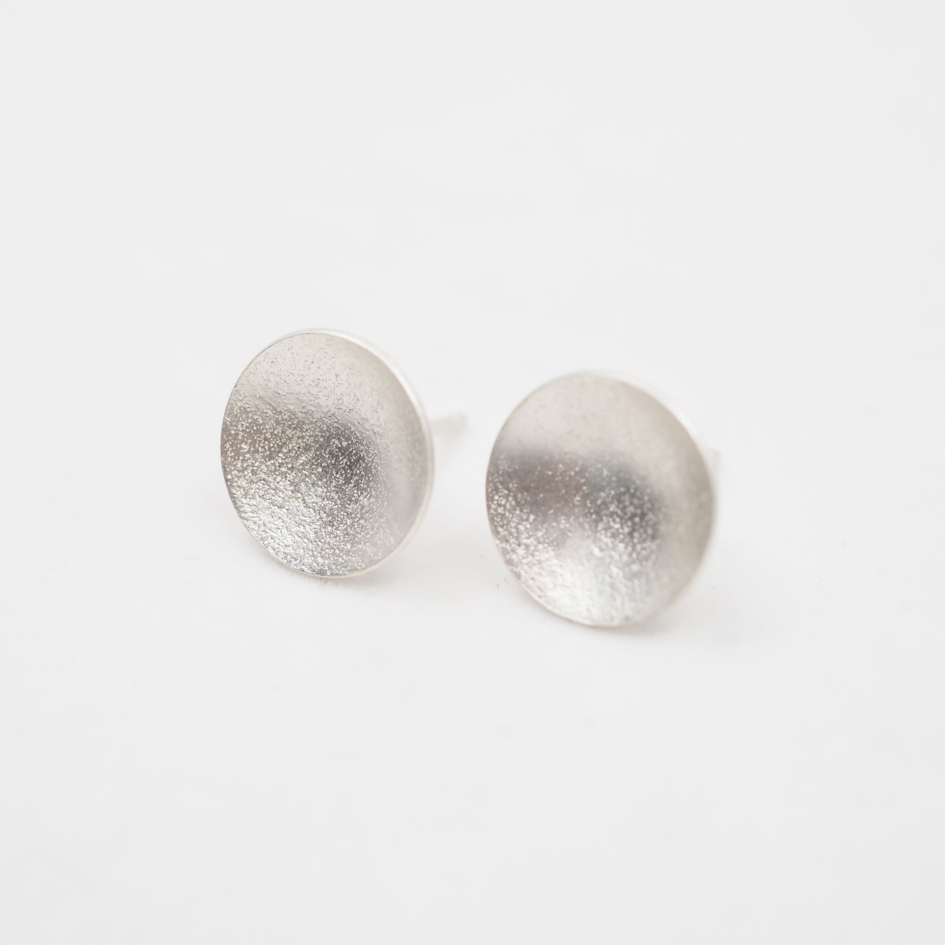 Clous d'oreilles texturés Orbit - Argent sterling