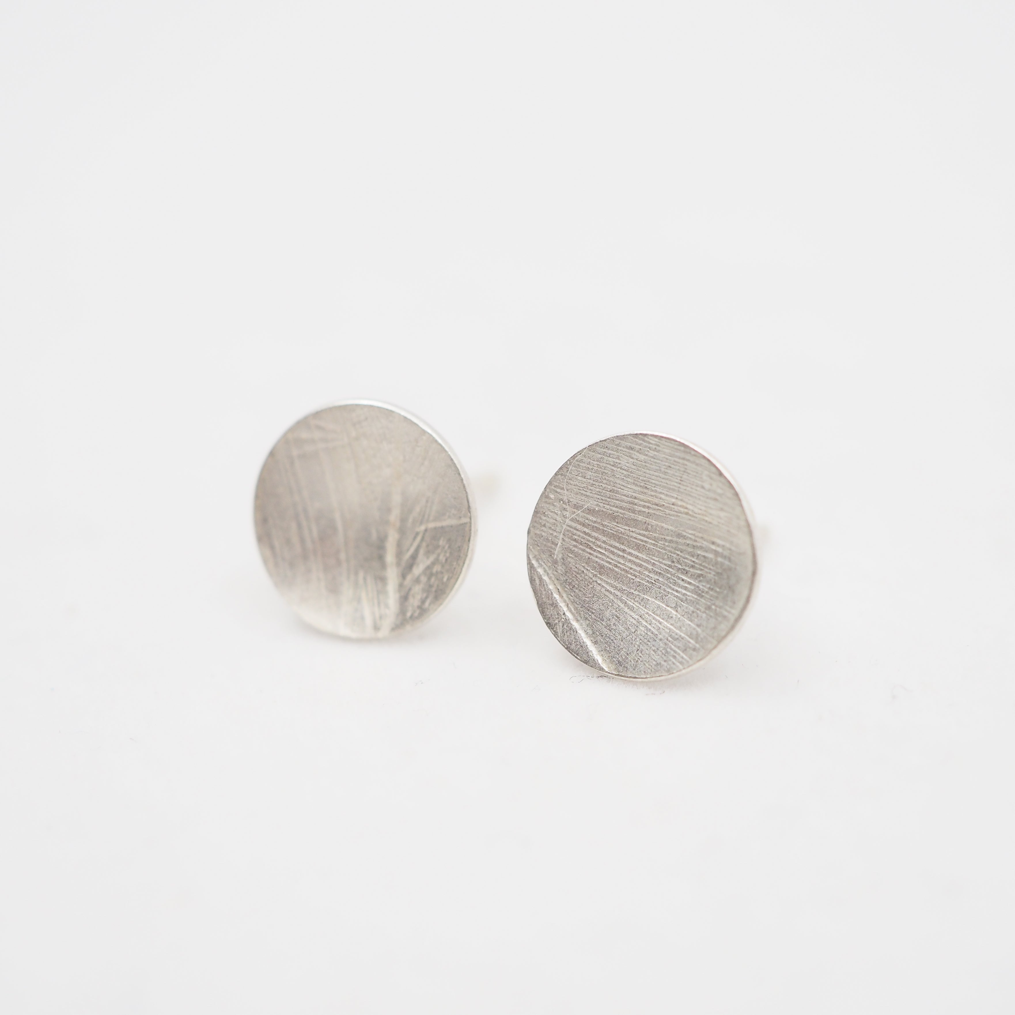 Clous d'oreilles texturés Orbit - Argent sterling
