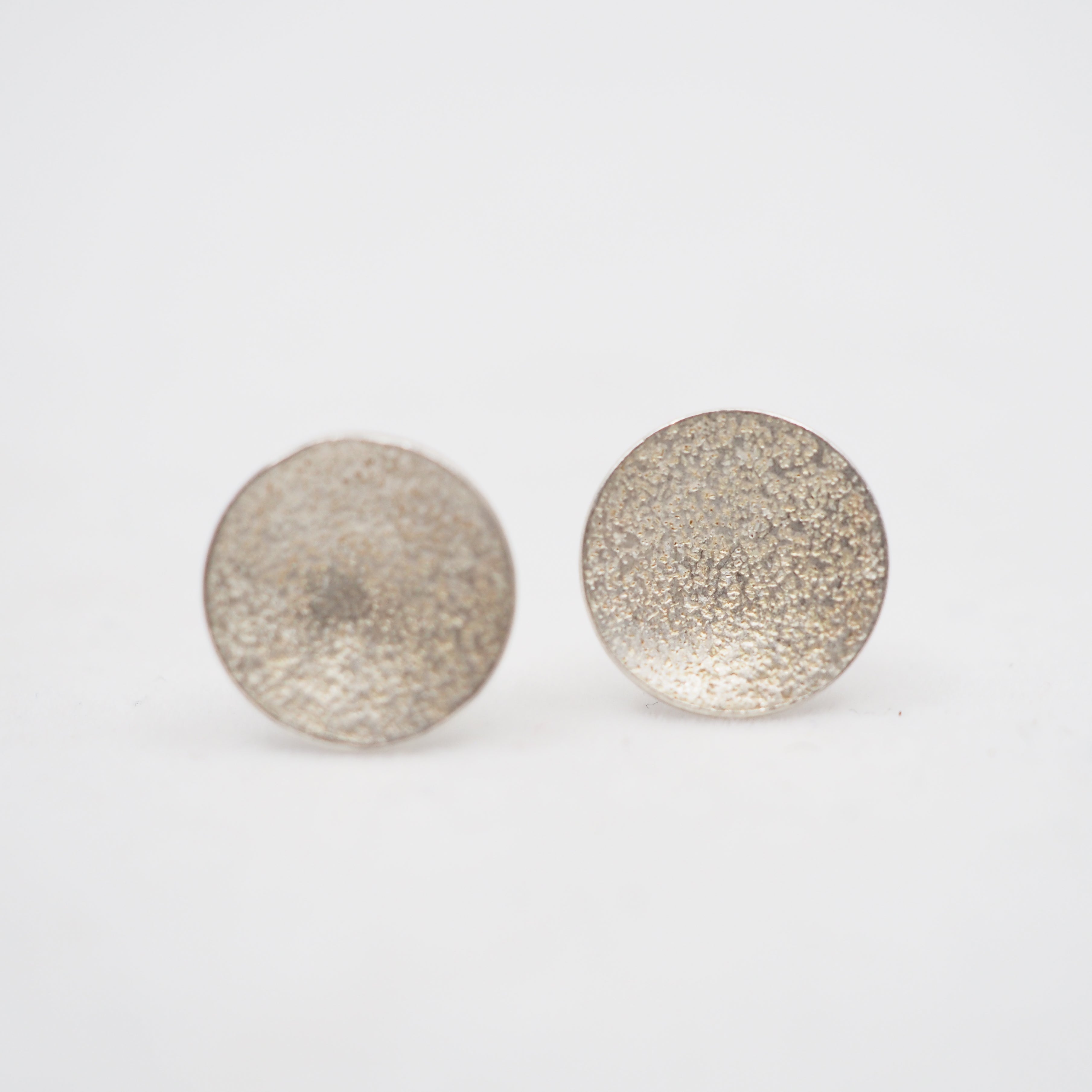 Clous d'oreilles texturés Orbit - Argent sterling