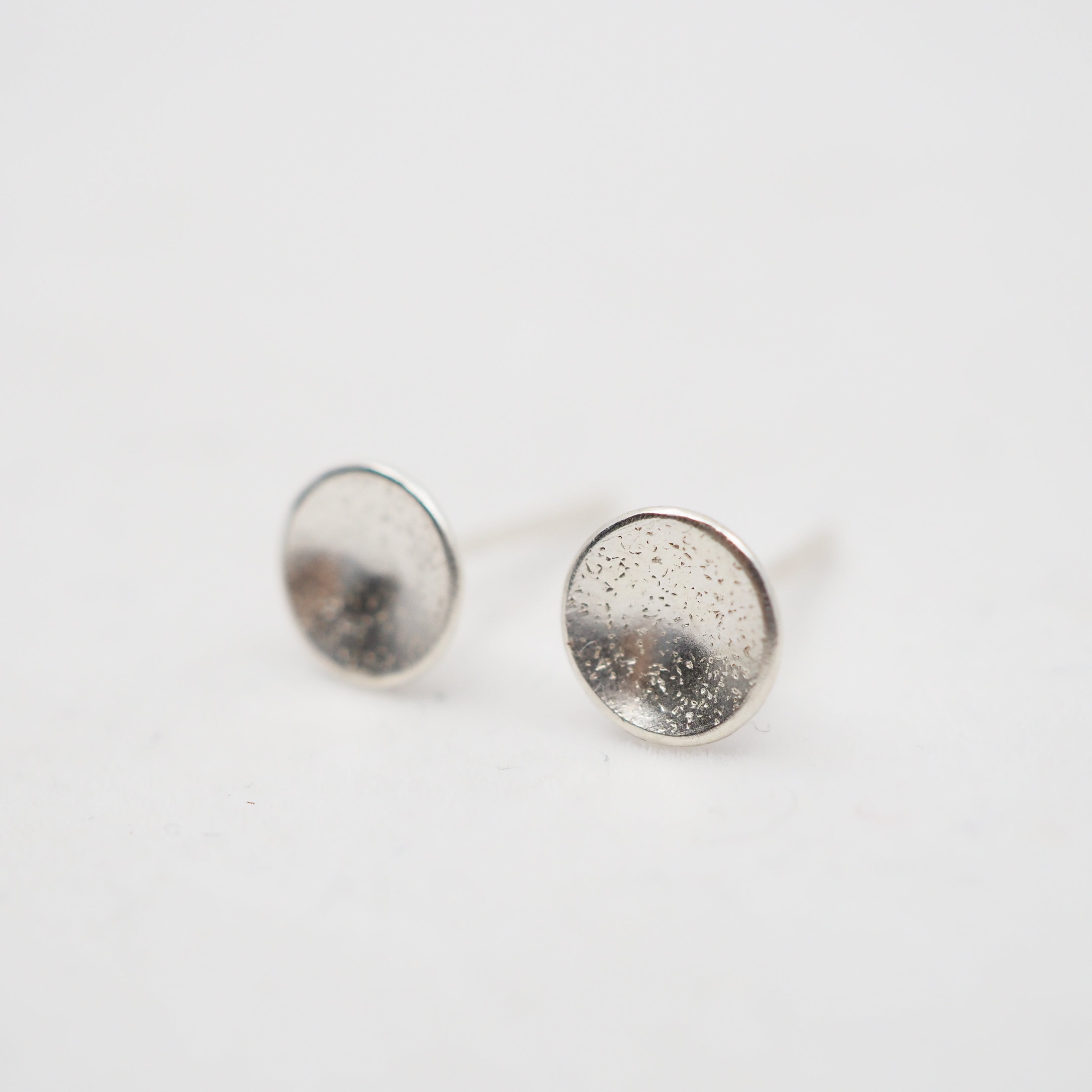 Clous d'oreilles texturés Orbit - Argent sterling
