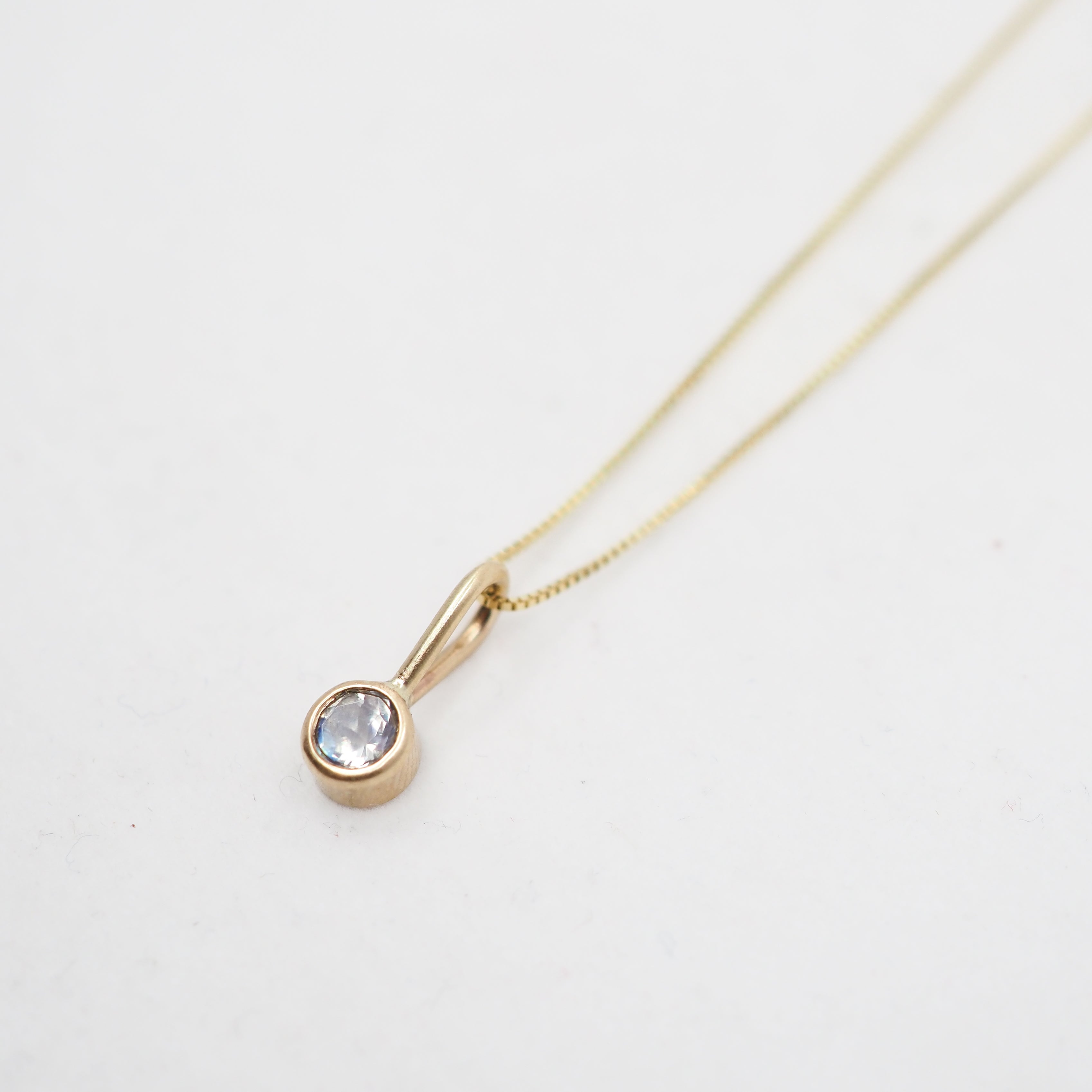 10k Gold Round Bezel Pendant - Moonstone