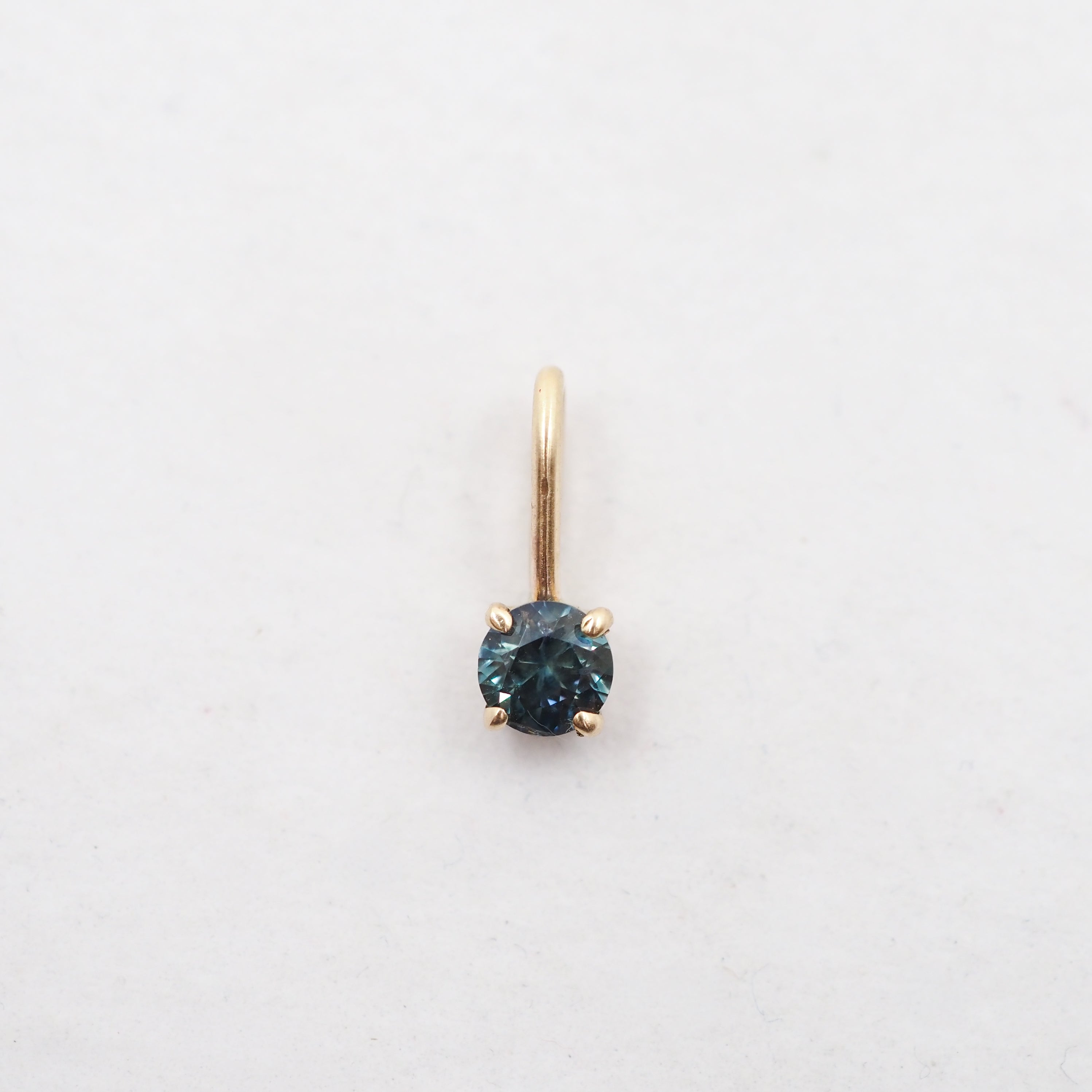 10k Gold Round Pendant - Montana Sapphire