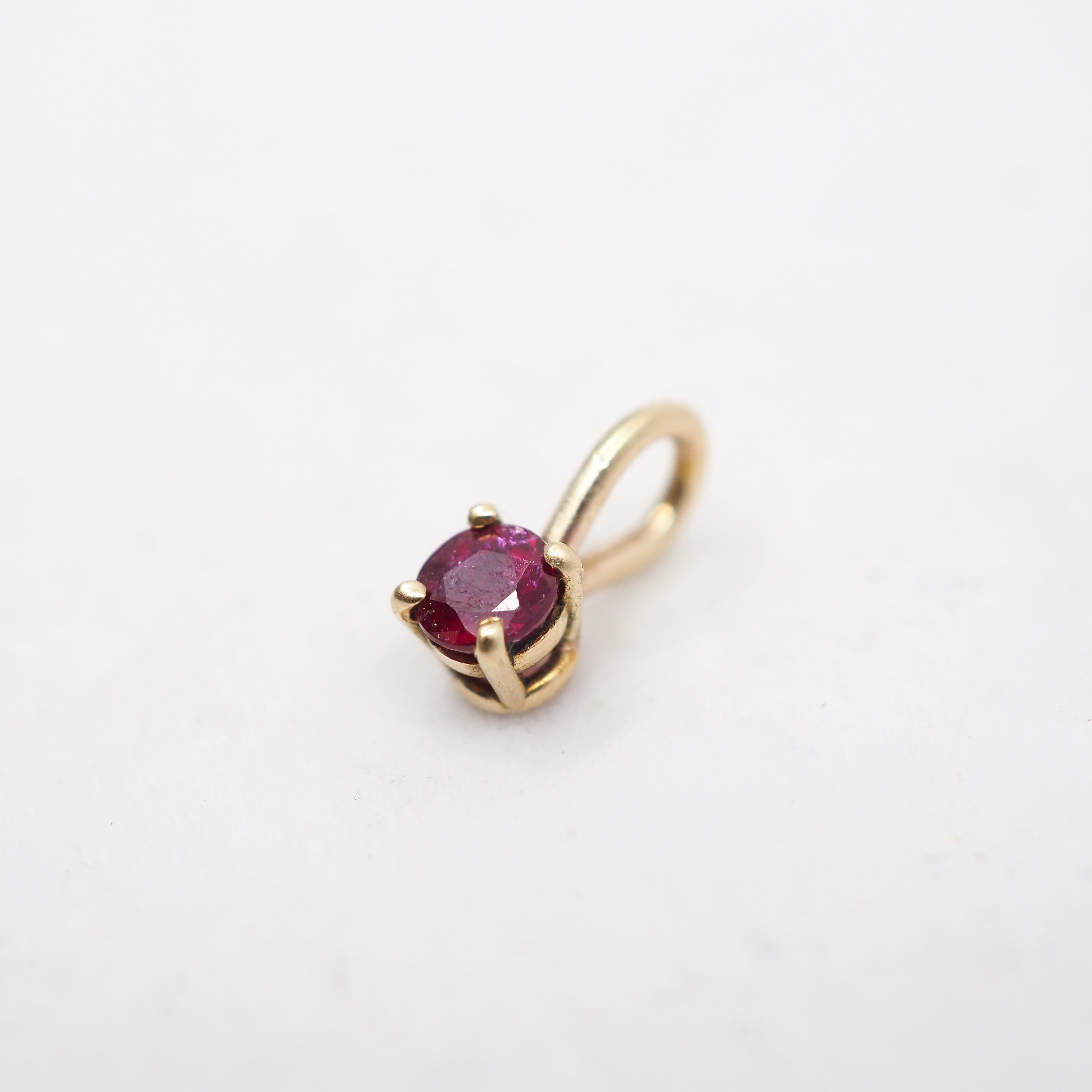 10k Gold Round Pendant - Ruby