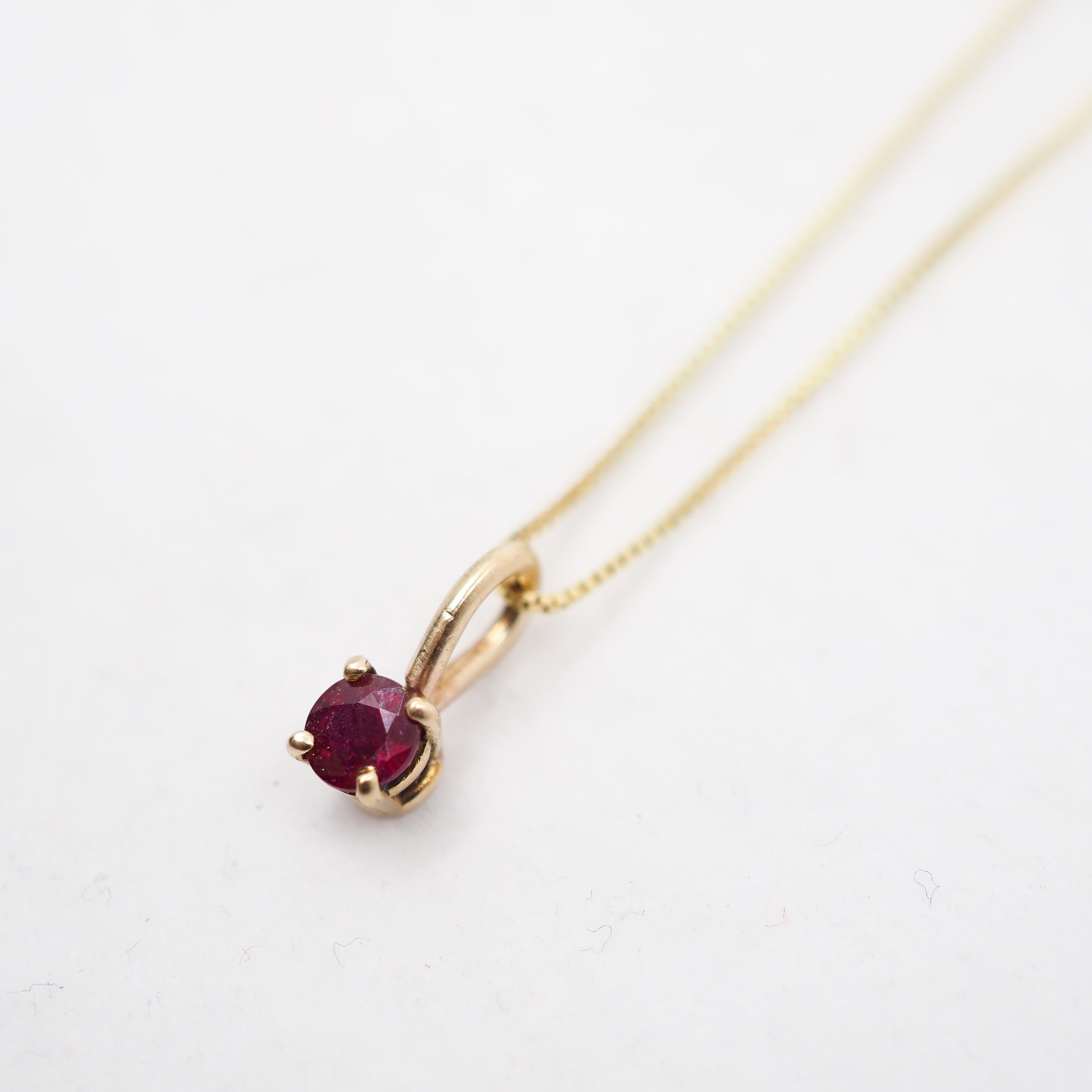10k Gold Round Pendant - Ruby