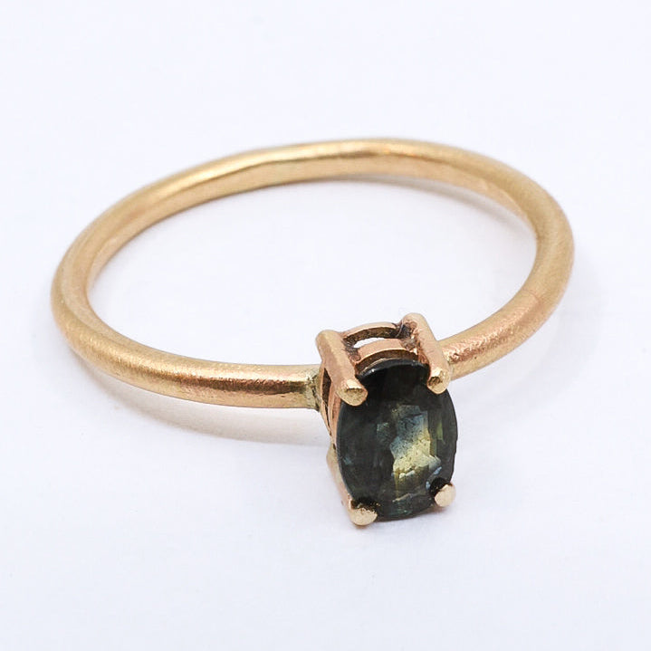 10k Gold Oval Sunlight Ring - Vertical