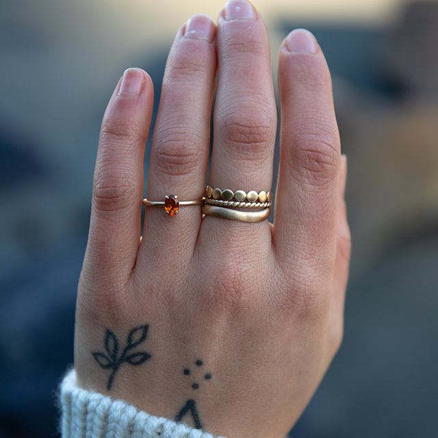 10k Gold Oval Sunlight Ring - Vertical