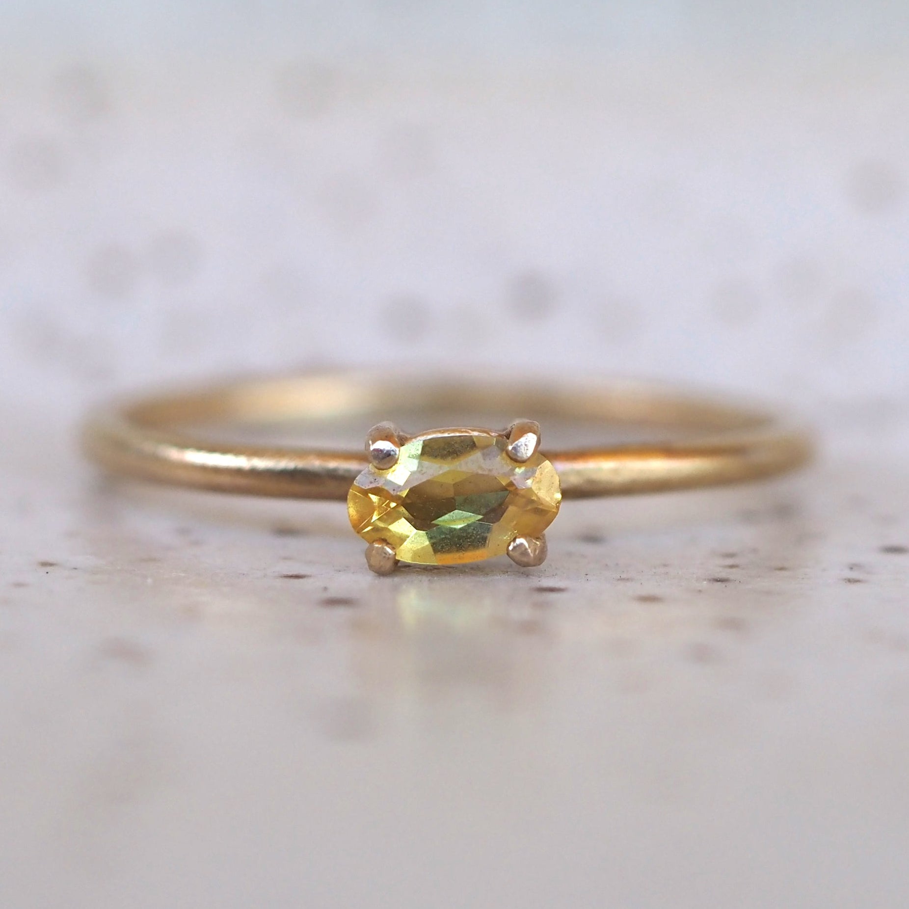 10k Gold Oval Sunlight Ring - Horizontal